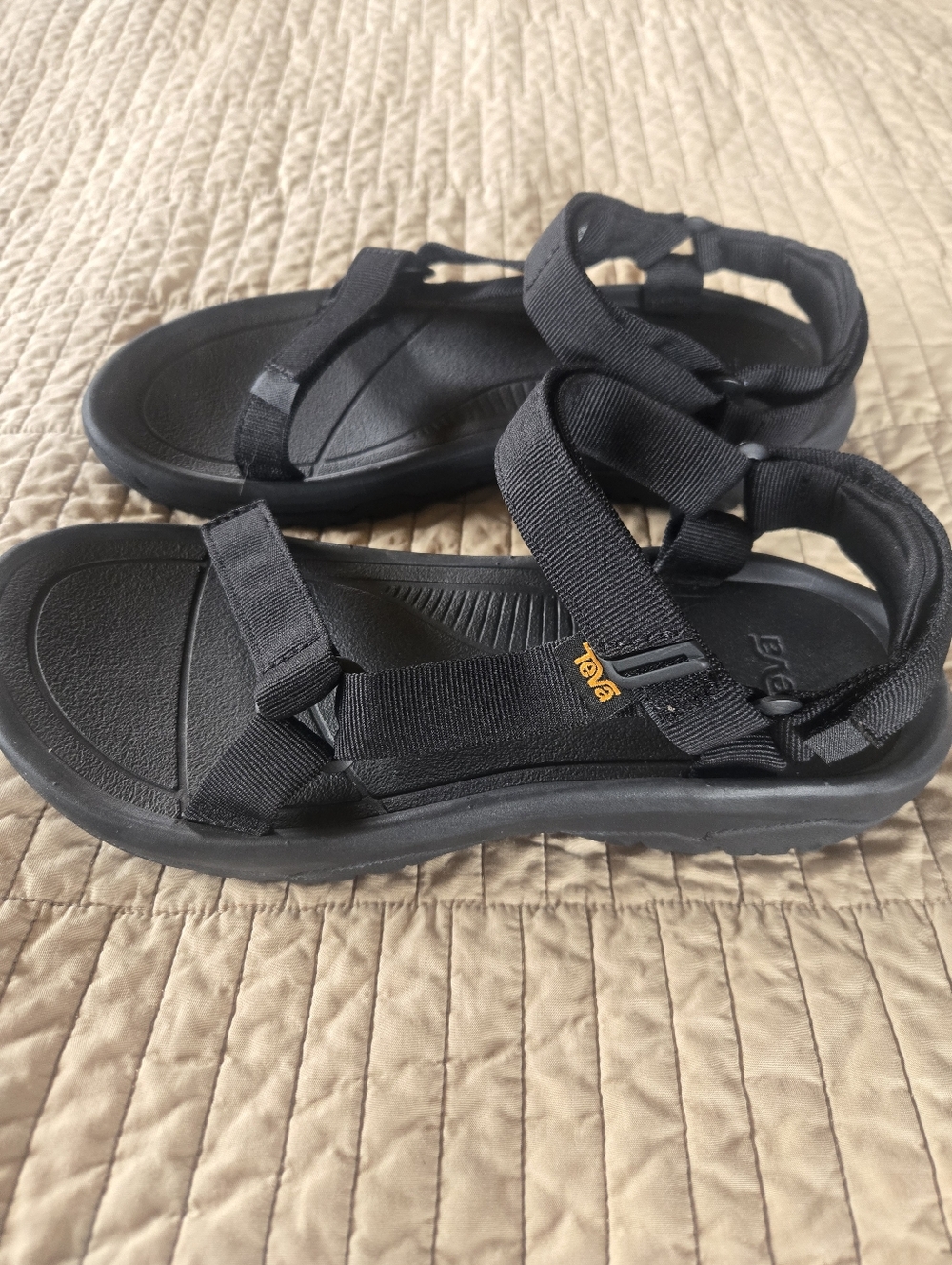 Teva Black Hurricane Sandals Women's 11/42